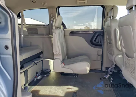 2013 Chrysler Town & Country Limited z USA, uszkodzony, nr VIN 2C4RC1GG8DR662220